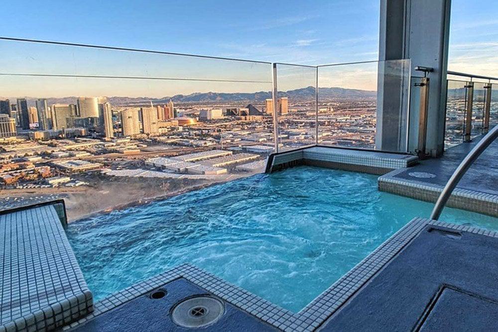spool pool with infinity edge