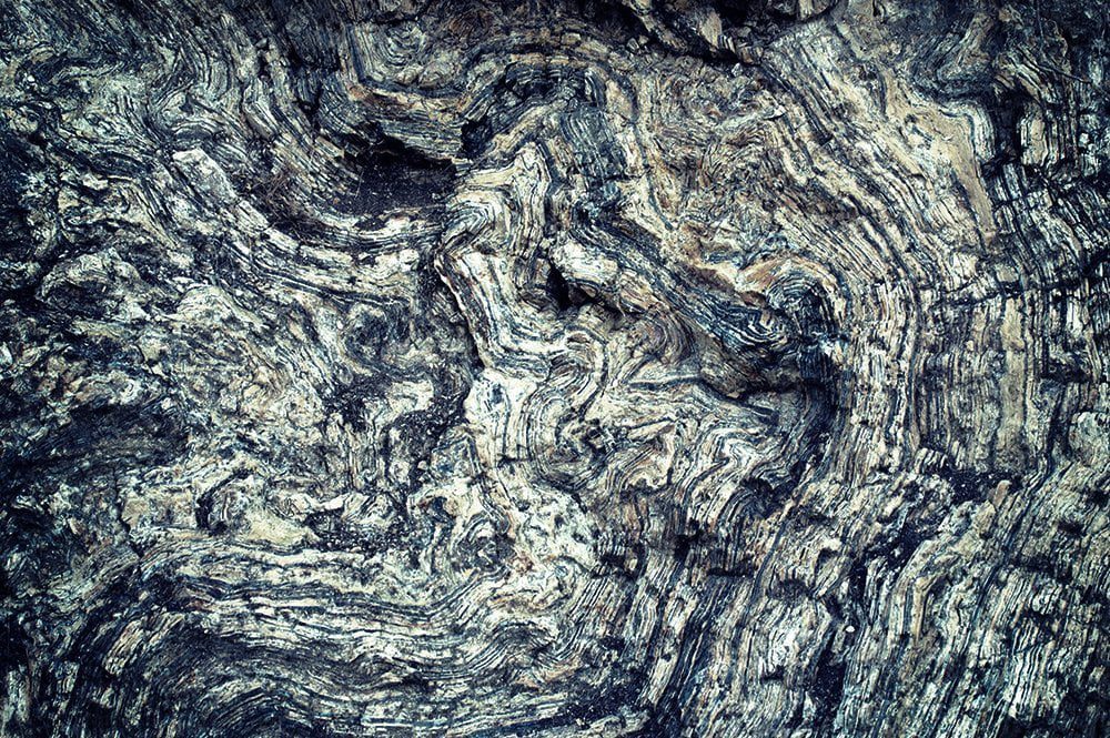 inner structure of an igneous rock